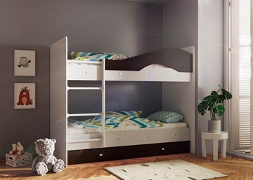 Детская  двухъярусная кровать Мая с 2 ящиками на щитах, корпус Млечный дуб, фасад Венге в Смоленске - предосмотр