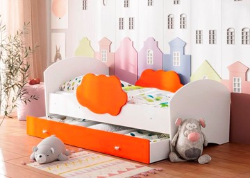 Детская кровать Тучка с ящиком, корпус Белый, фасад Оранжевый в Смоленске